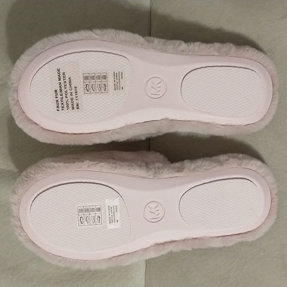 Michael Kors 9M Pink Faux Fur Slippers - Picture 4 of 5